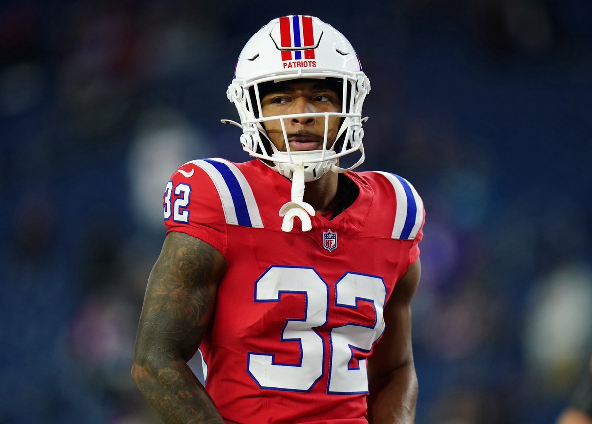 Underdog's tweet image. Rookie RBs to put up 1,100+ yards and 10+ TDs on less than 50% of the offense's snaps

Leonard Fournette
Jonathan Taylor
Phillip Lindsay
Alvin Kamara
Todd Gurley
Nick Chubb
TREVEYON HENDERSON