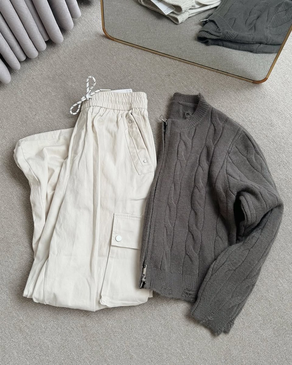 ShopeeCuties's tweet photo. Mix and match simple outfit https://t.co/eXYRq2T1co
