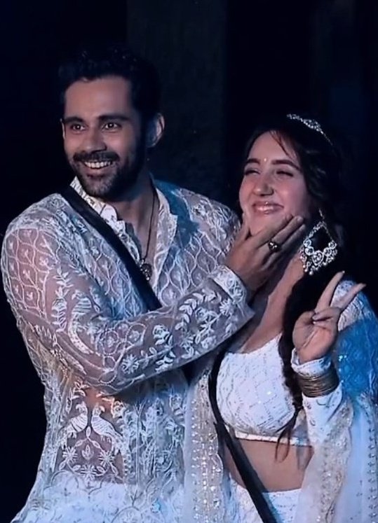 kyubatauuu__'s tweet photo. ITS HIM AND HER CHEEKS AGAINST THE WORLD !! CUTEEEEEEE !!!!😭🤌
#Abhinoor https://t.co/JuEftcfN1v