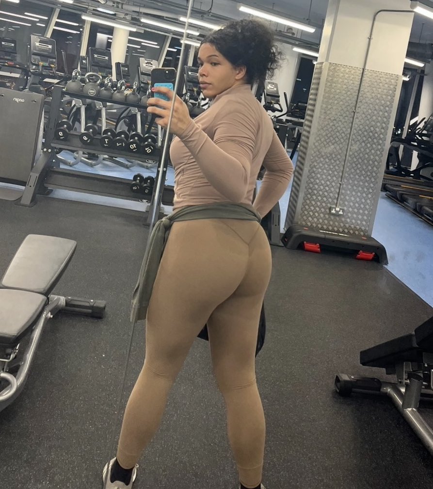 Waist looking smaller &amp; ass looking bigger💋. Exactly the way I like it💕.