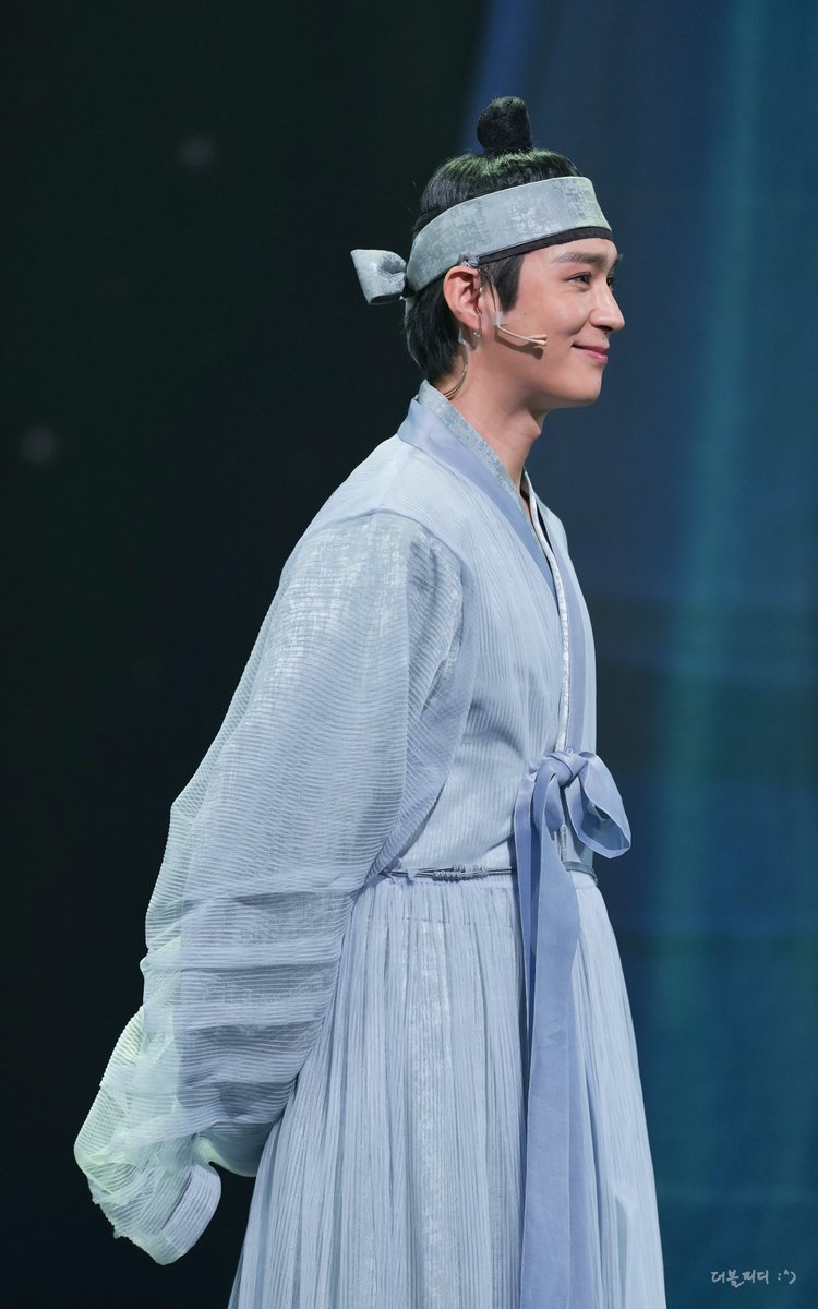 20260106 #한복입은남자 커튼콜데이 
영실·강배 #전동석

죽을만큼 힘들면 포기해라
숨이 막히게 참느라 아파하지마라