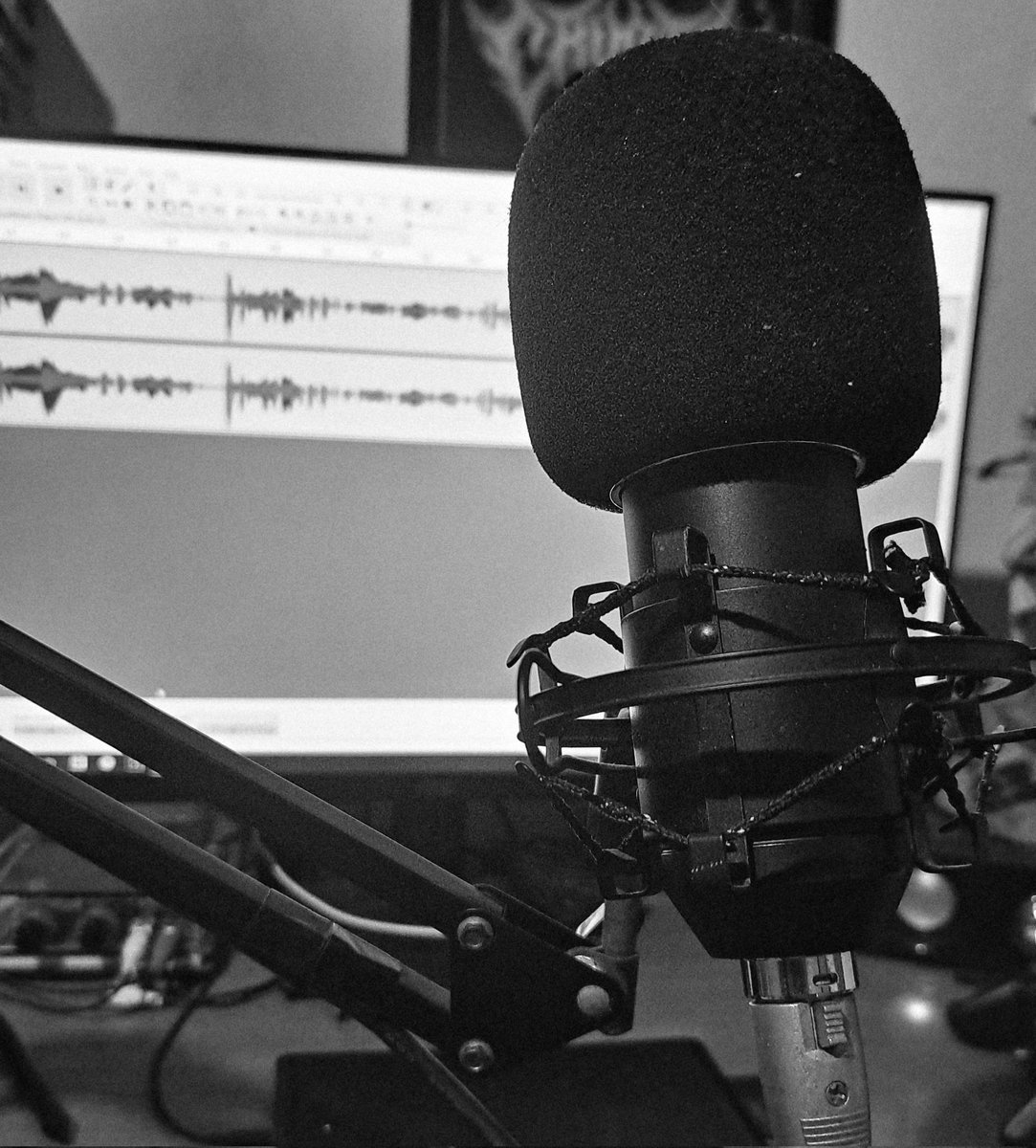 Aquela foto clássica do vagabundo quando resolve voltar a trabalhar 
Em breve sai uma atualização sobre o futuro do podcast