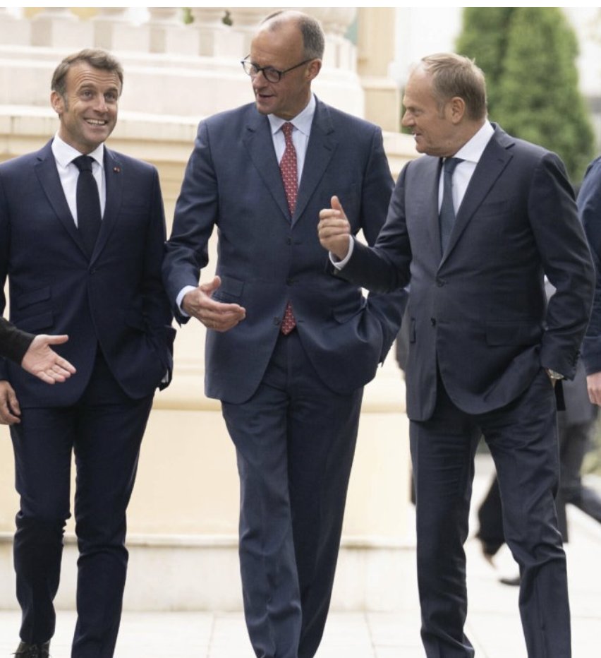 krassenstein's tweet image. BREAKING:  The World does NOT Respect Trump like he claims.

In an unprecedented move Macron, Merz, Meloni, Prime Tusk of Poland,  Sánchez of Spain, Starmer of the United Kingdom and Frederiksen of Denmark just lashed out at Trump:

"Arctic security remains a key priority for…