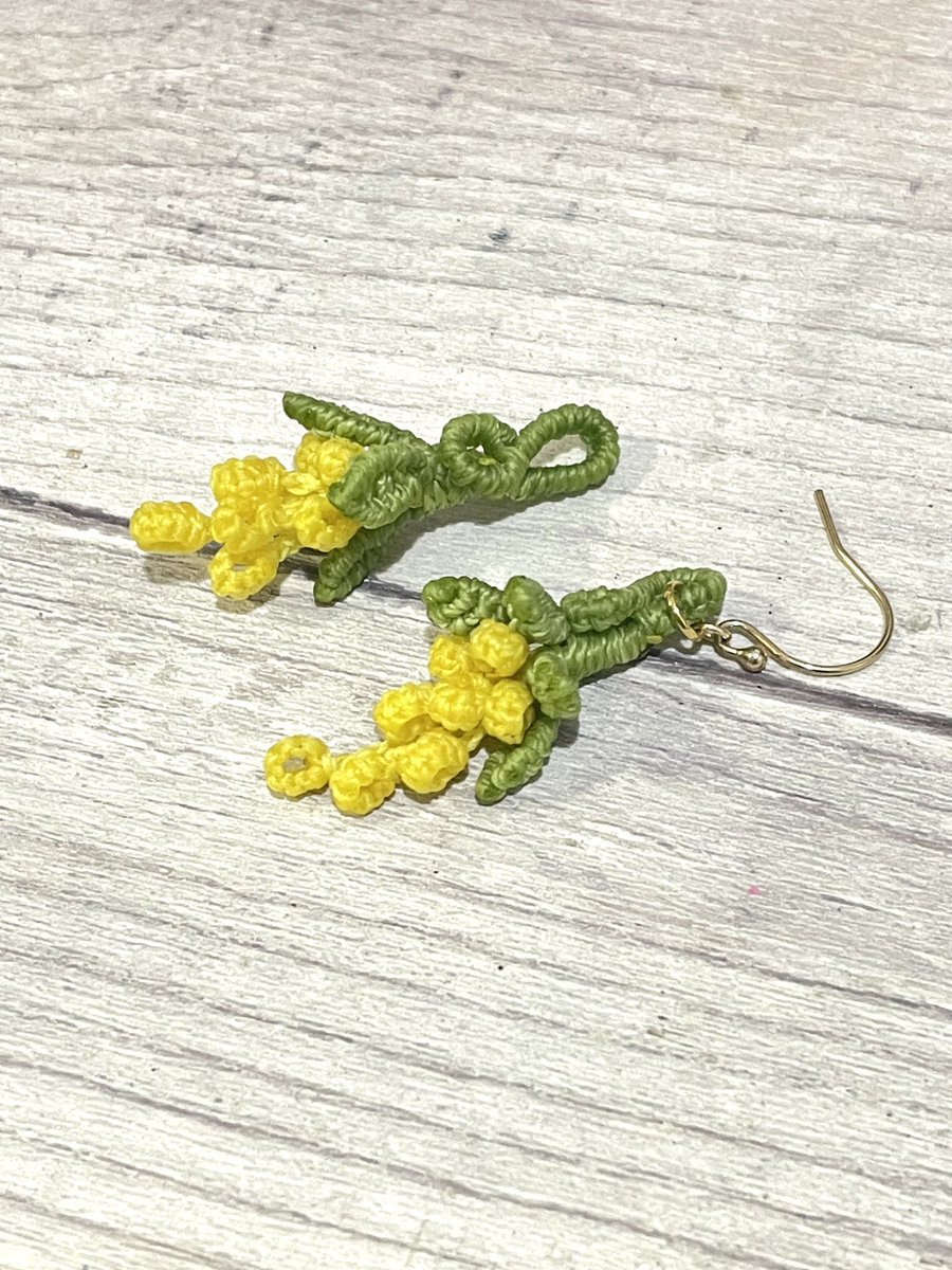 ねぇ…これミモザに見えるかな…？
子供たちからはトウモロコシ？て言われたー🤣確かにwそしたらもぅ、ミモザじゃなくてトウモロコシにしかみえないよー🤣