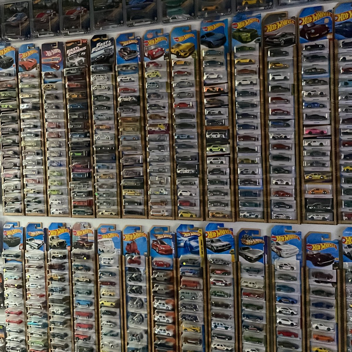 dinobinfinity's tweet image. cek garasi.