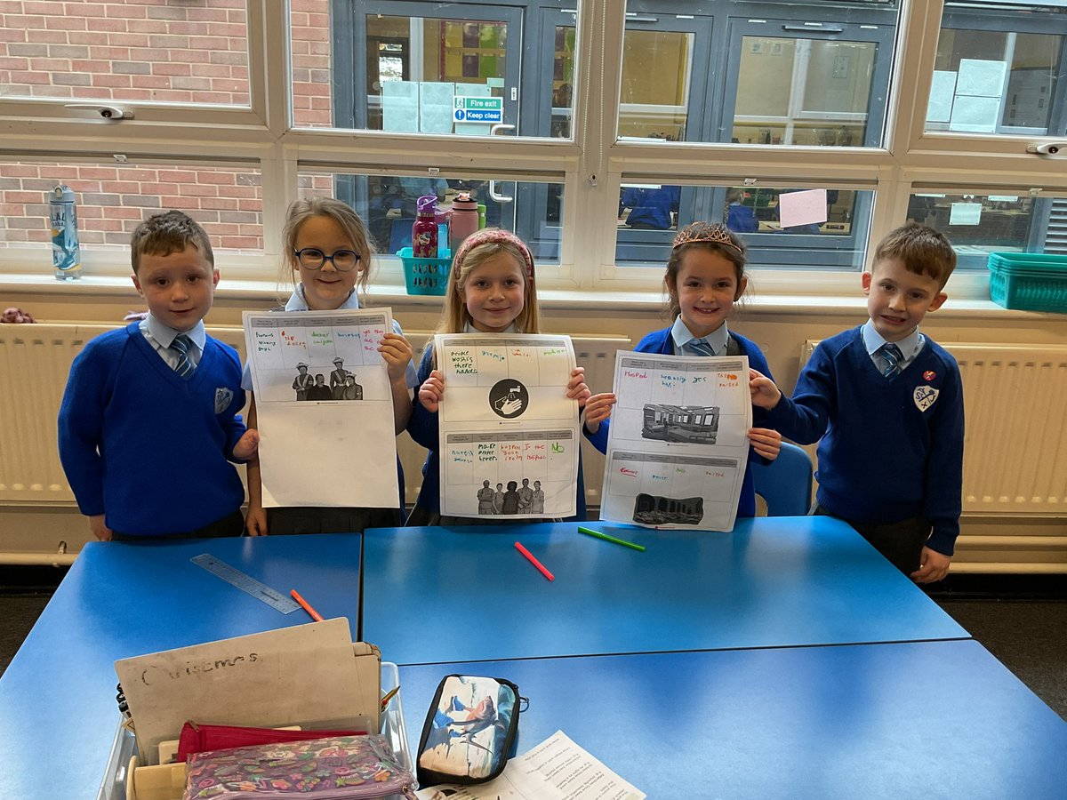 StJosephsCP's tweet image. Year 2G have been working in groups in #History using pictures and photographs to answer and ask questions about the past #Evidence #Interpretation 👩‍⚕️👨‍⚕️🕦