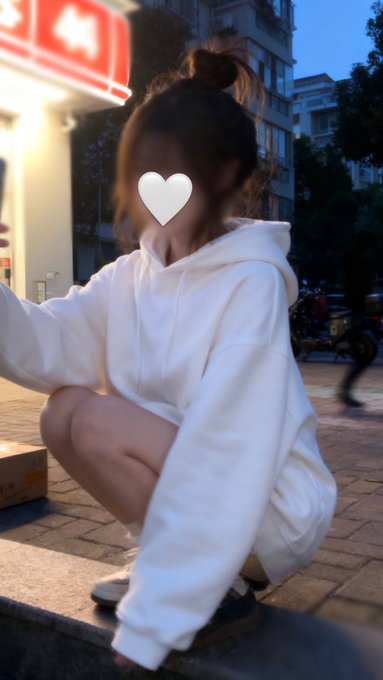 OWigand99271's tweet photo. 날씨가 점점 추워지네 ! ! https://t.co/xPvj3xsHLE