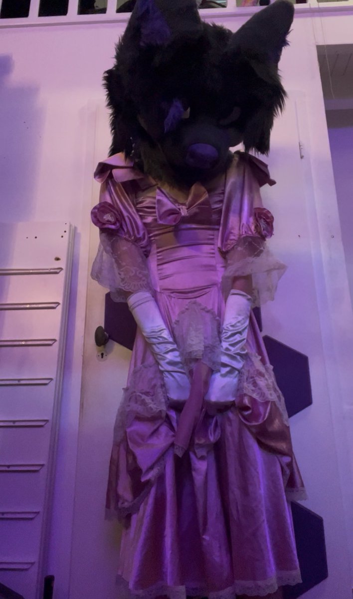 this princess needs her release~

would you maker her cum?