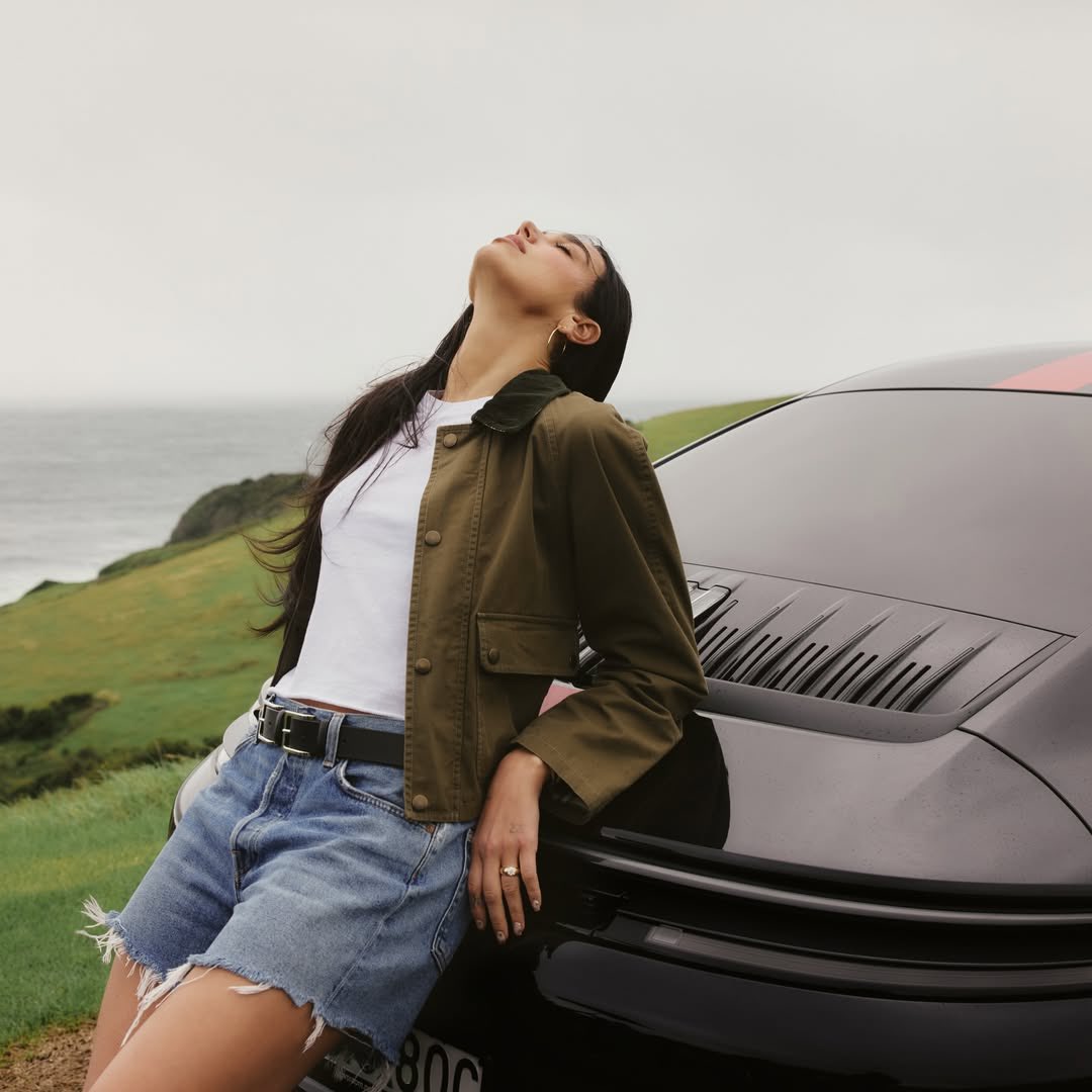 dualipacentral_'s tweet image. Dua Lipa x Porsche 🚥