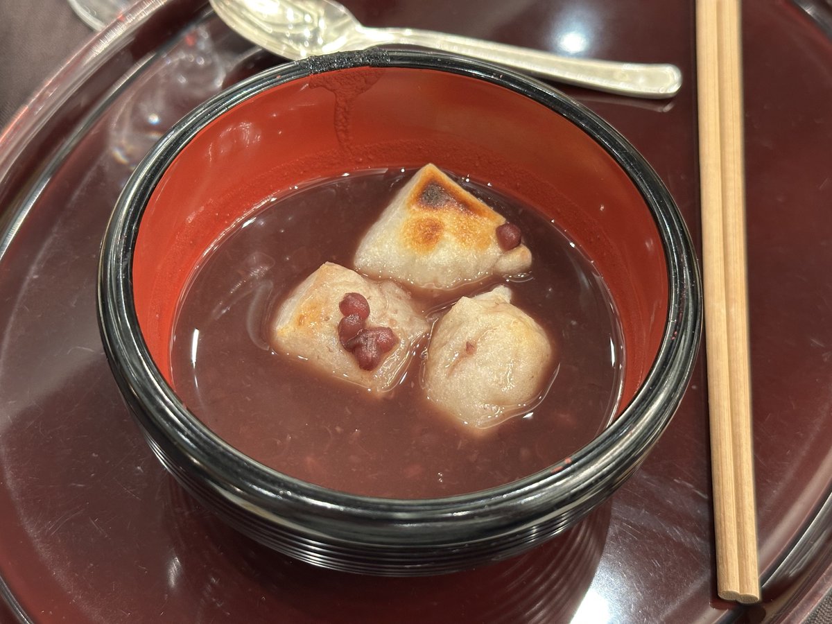 sasakilogy's tweet photo. ｺﾝﾆﾁﾜ！
お汁粉です https://t.co/LsZOYAD28G