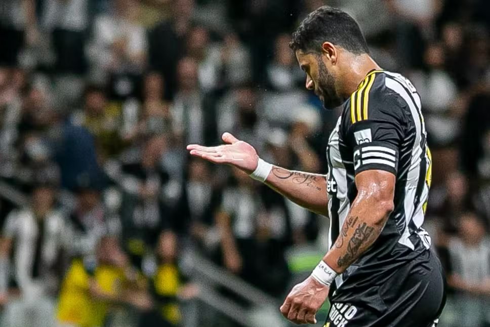 CentralDoCAM's tweet image. Na visão do atacante Hulk, a proposta apresentada pelo Galo soou mais como uma ação “comercial” do que um “projeto esportivo”, o que incomodou o jogador, que entende que o clube quer “aposentá-lo”.

Segundo pessoas ligadas ao atleta, a diretoria também sinalizou a possibilidade…