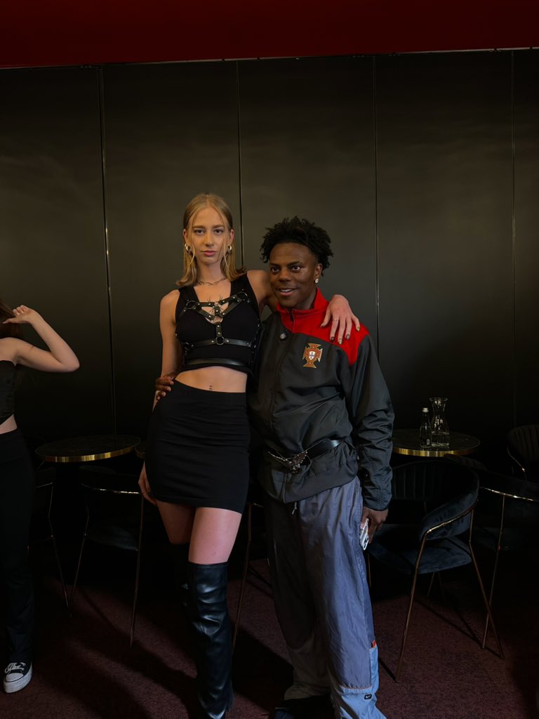 MalinatriX tweet media