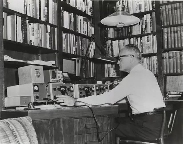 Ham Radio World tweet media