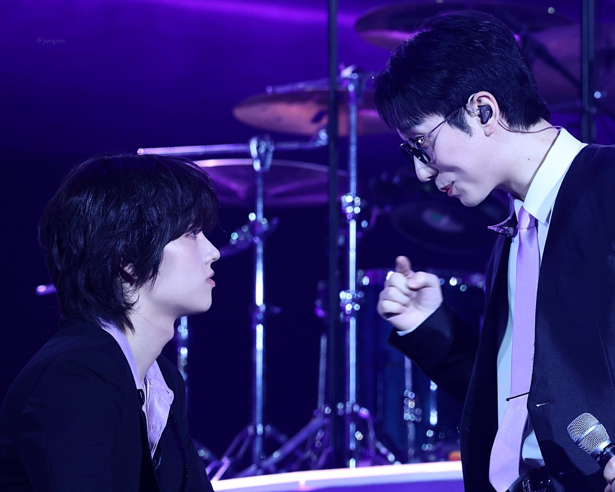 yeodinn's tweet photo. 260104 XCLUSIVE PARTY

#정수 #Jungsu #건일 #Gunil
#XdinaryHeroes #엑스디너리히어로즈 https://t.co/5us5Rlci3c