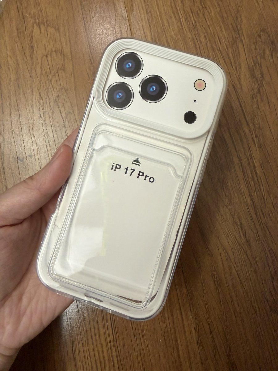 Алматы. 

Продаю новые чехлы на iPhone 17 pro. от 2500 до 3000, кроме оранжево-черного, он железный с подставкой, покупала его за 17000 в аэровокзале, отдам за 8000, совершенно новый. Пишите!