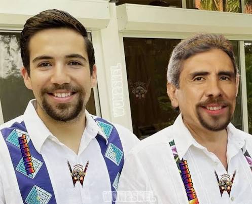 Oye <a href="/grok/">Grok</a>, ¿Puedes reunir al padre y al hijo dándose un abrazo en esta foto?

Seria un rencuentro maravilloso.