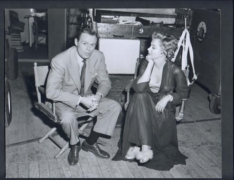Clubpassionmar2's tweet photo. Some pictures of Marilyn as Nell for "Don't Bother to Knock" with Richard Widmark and Anne Bancroft.

#marilynmonroe #Marilyn #clubpassionmarilyn #DBTK #DontBotherToKnock #troublezmoicesoir #nell #RichardWidmark #AnneBancroft https://t.co/42Kf6GWBy6