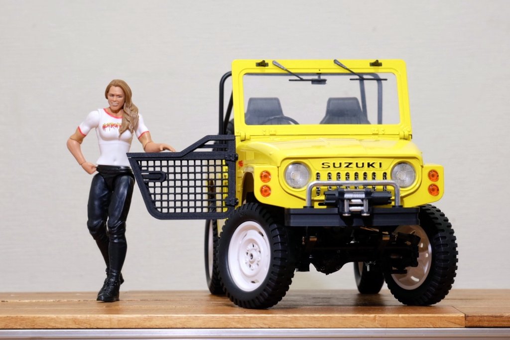 shun4tw's tweet photo. 【WPL C84 SJ10】メッシュドアを制作中

#RAYWOOD
#BoomboxRC
#WPL
#SJ10
#C84
#jimny
#ラジコン https://t.co/4rIXB02DzU