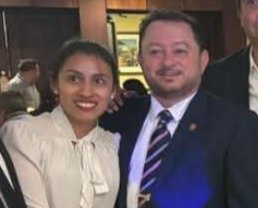 El rostro asqueroso, podrido y corrupto de la planilla 5

No gracias María Ovalle.