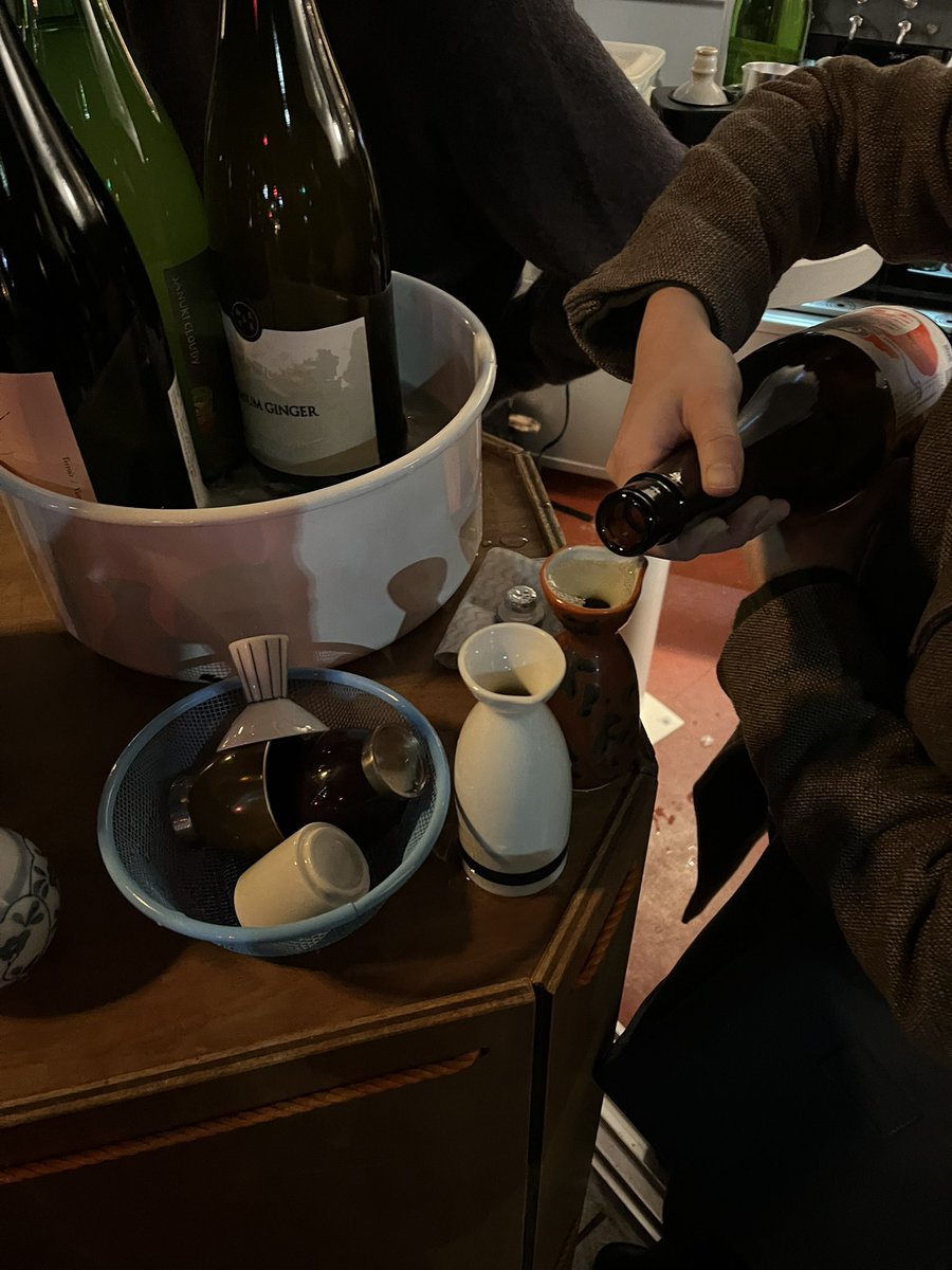_mnyyn's tweet photo. 日本酒たくさん飲んで出汁ワインも🍷
年末年始最高だった https://t.co/Wb7vdUSbLR