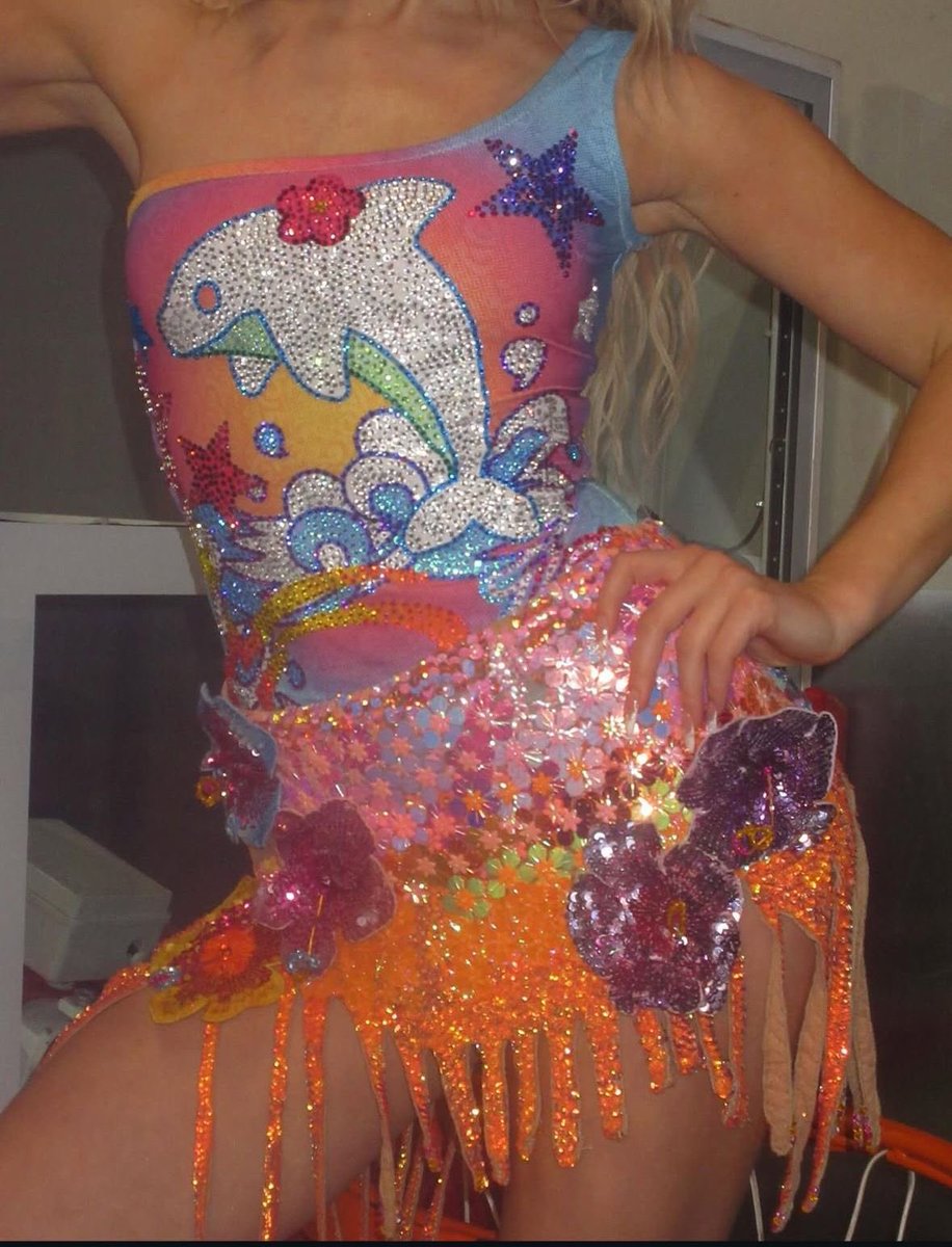 pinkglitterie's tweet image. 🌈🐬