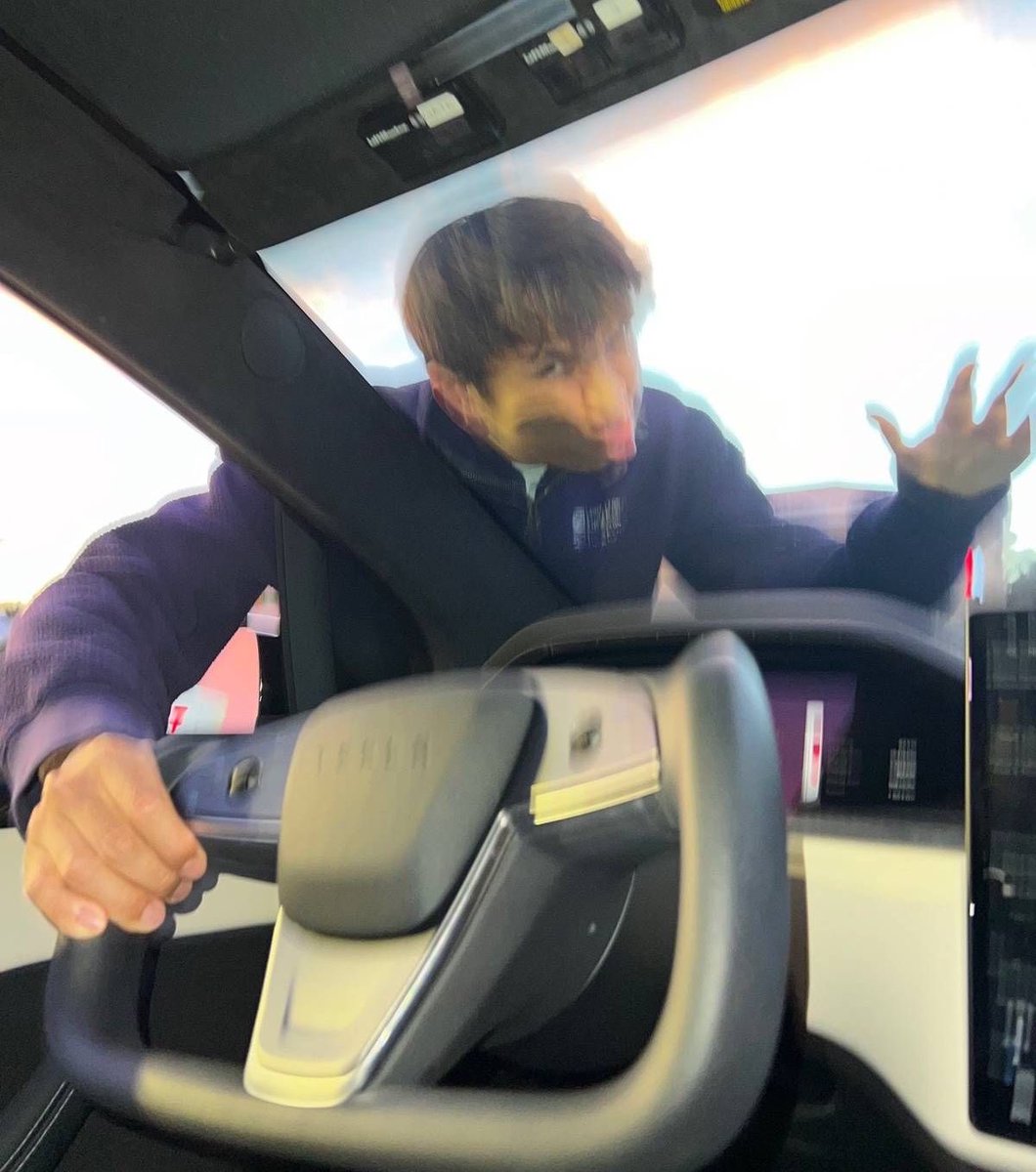 leclercsalbono's tweet image. big fan of whatever is wrong with him