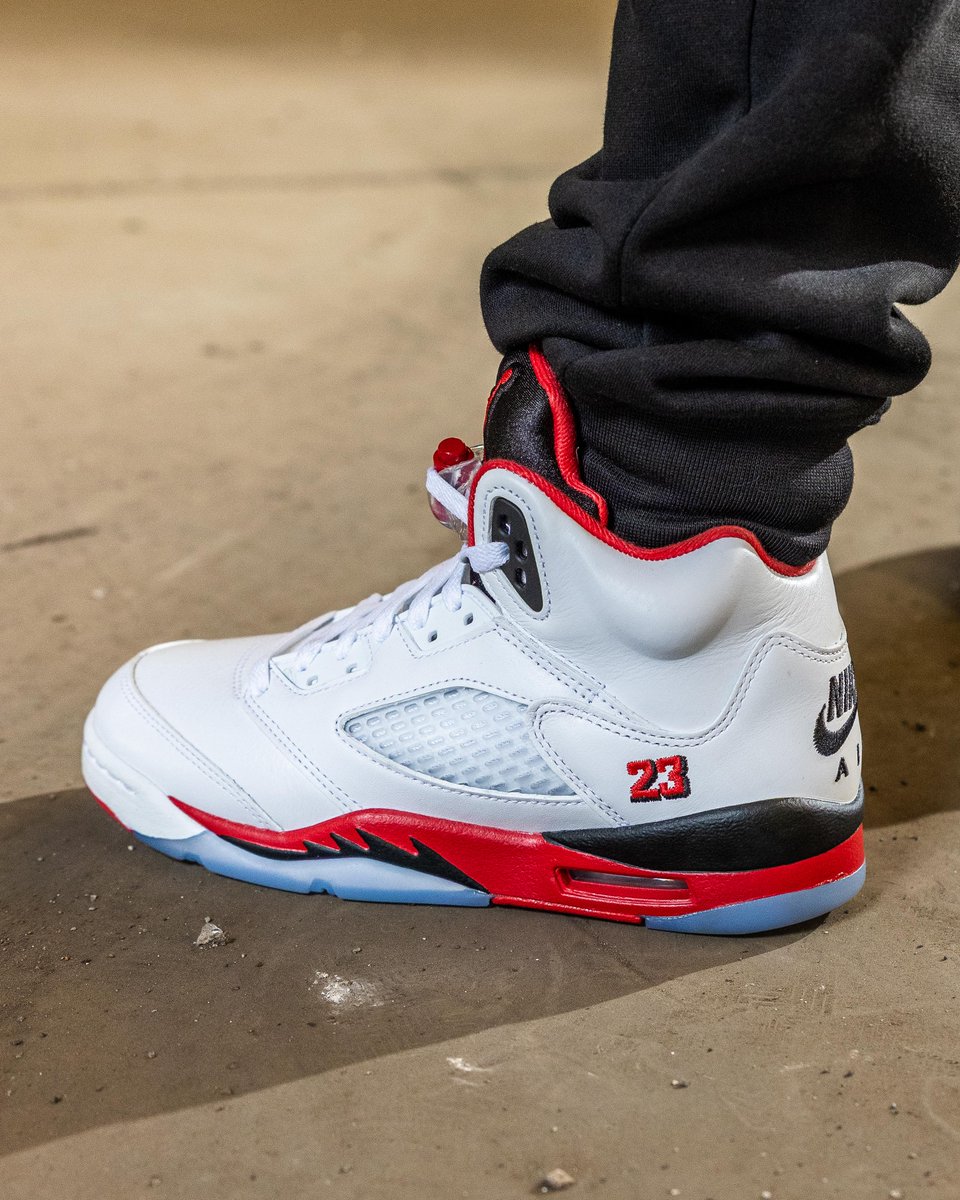 jordan retro 5 fire red foot locker
