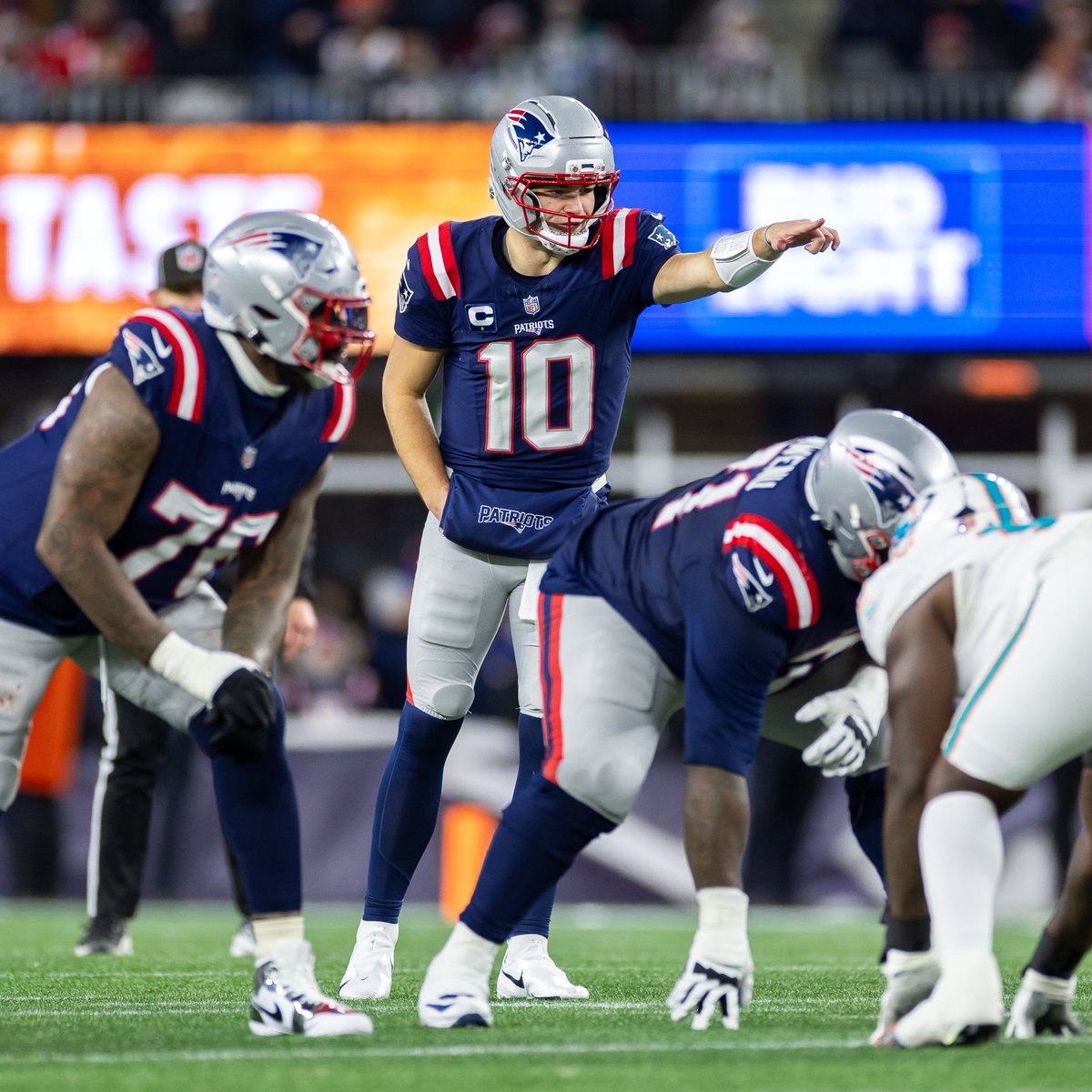 .<a href="/Patriots/">z - New England Patriots</a> QB <a href="/DrakeMaye2/">Drake Maye</a> completed 72% of his passes and threw for 8.9 yards per attempt in 2025.

No other player in <a href="/NFL/">NFL</a> history has been as efficient while throwing for as many yards per attempt over a single season.