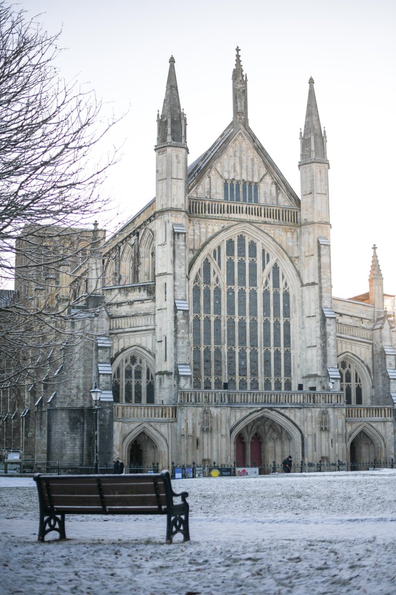 Winchester Cathedral tweet media