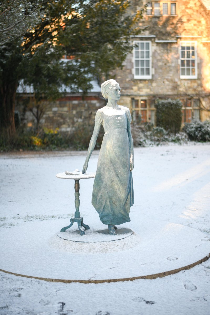 Winchester Cathedral tweet media