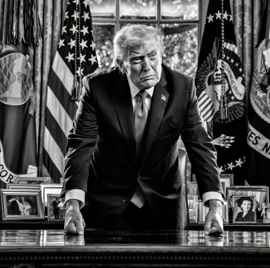 jdoedoe101101's tweet image. Veo a muchos que no están entendiendo lo que está haciendo Trump en Venezuela.

Como en una película de terror, Trump entró en medio de la noche a la casa de Maduro y lo raptó. Con esto le dejó claro a los chavistas que están completamente indefensos. Que ni Rusia ni China ni…