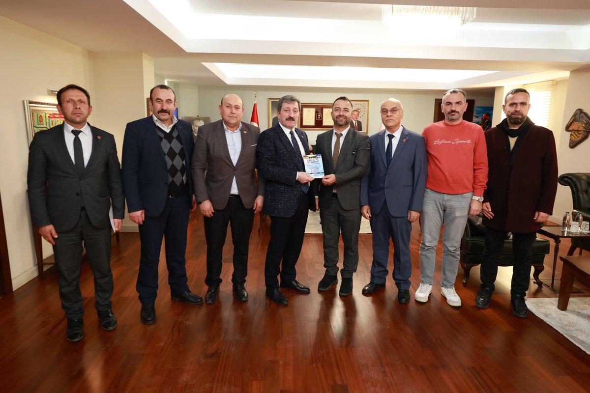 TCSamsunValilik's tweet photo. 📌 #Ladik Sivil Toplum Kuruluşları Federasyonu (#LAFED) Genel Başkanı Murat Salurlu ve yönetim kurulu üyeleri,

Valimiz Sayın @orhantavli_'yı ziyaret etti.

📌Ziyarette, 23-25 Ocak 2026 tarihinde Ladik ilçemizde düzenlenecek 5. Yöresel Kaz Tiridi ve Kış Festivali programı hakkında bilgi verildi.