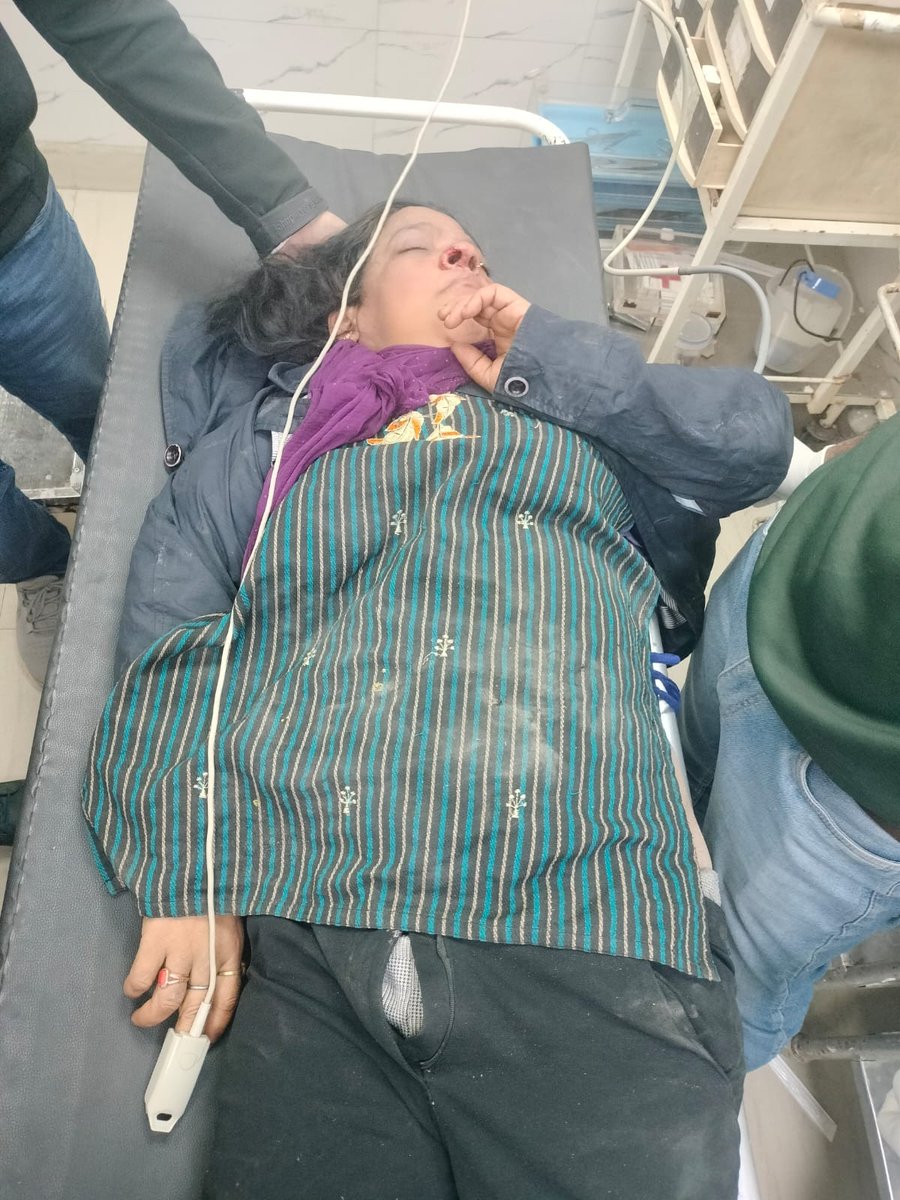हरियाणा जिला सोनीपत कुंडली थाना क्षेत्र में UP मिर्जापुर की युवती निशात पुत्री परवेज चोटहील स्थिति गंभीर रोहतक PGI. एडमिट SHO कुंडली थाना 7419410537 मामले को एक्सीडेंट बता रहे पर कहा हुआ उन्हे नही पता जबकि उसे मारकर फेका गया है PLEASE HELP
<a href="/DGPHaryana/">DGP Haryana Police</a> <a href="/dgpup/">DGP UP</a> <a href="/UPGovt/">Government of UP</a> <a href="/CMOfficeUP/">CM Office, GoUP</a>