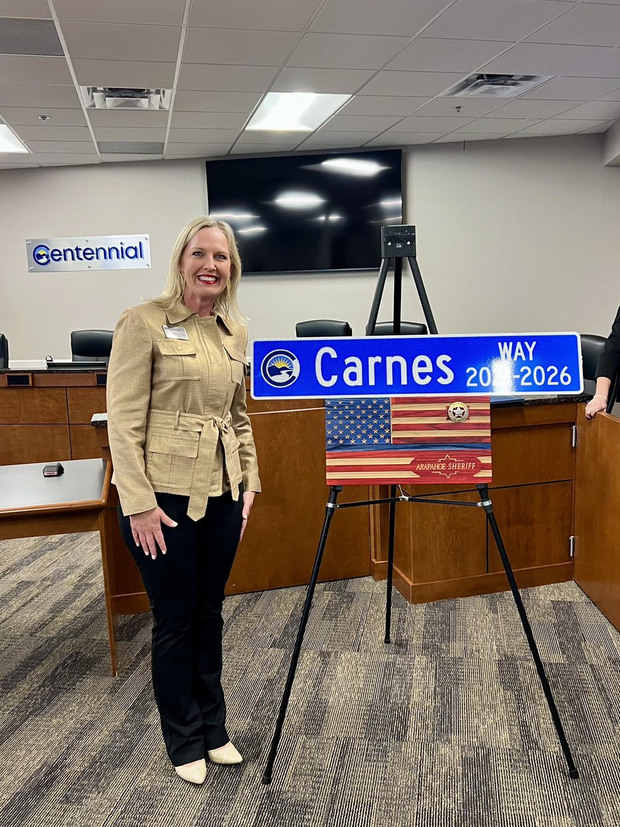 Robyn Carnes tweet media