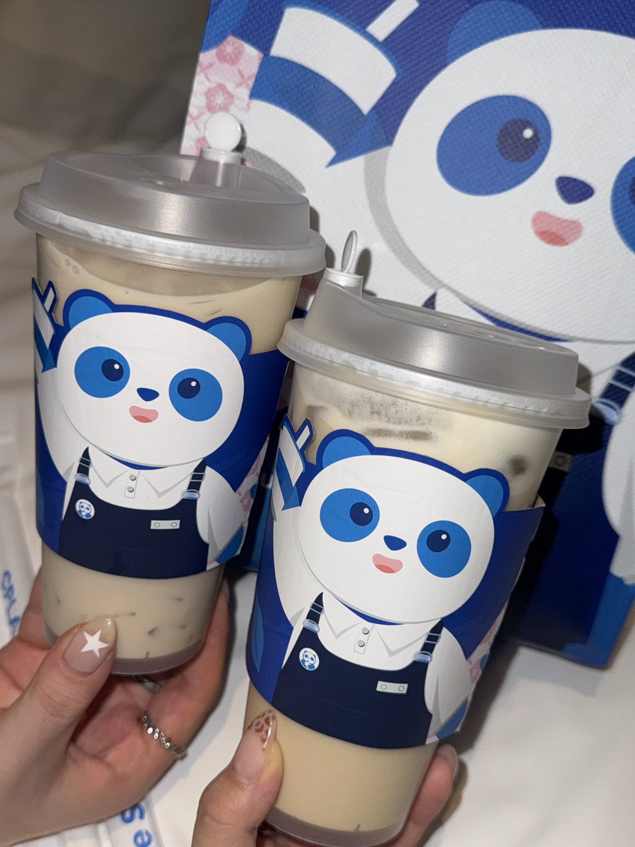 2 (♡i) tweet media