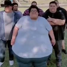 Most Discord experts will tell you to:

"post more content"
"run more events" 
"hire more mods"

I'll tell you something different:

fix your first 60 seconds

because I've seen servers with 10K members make $0

and servers with 200 members print $15K/month

the difference?

one