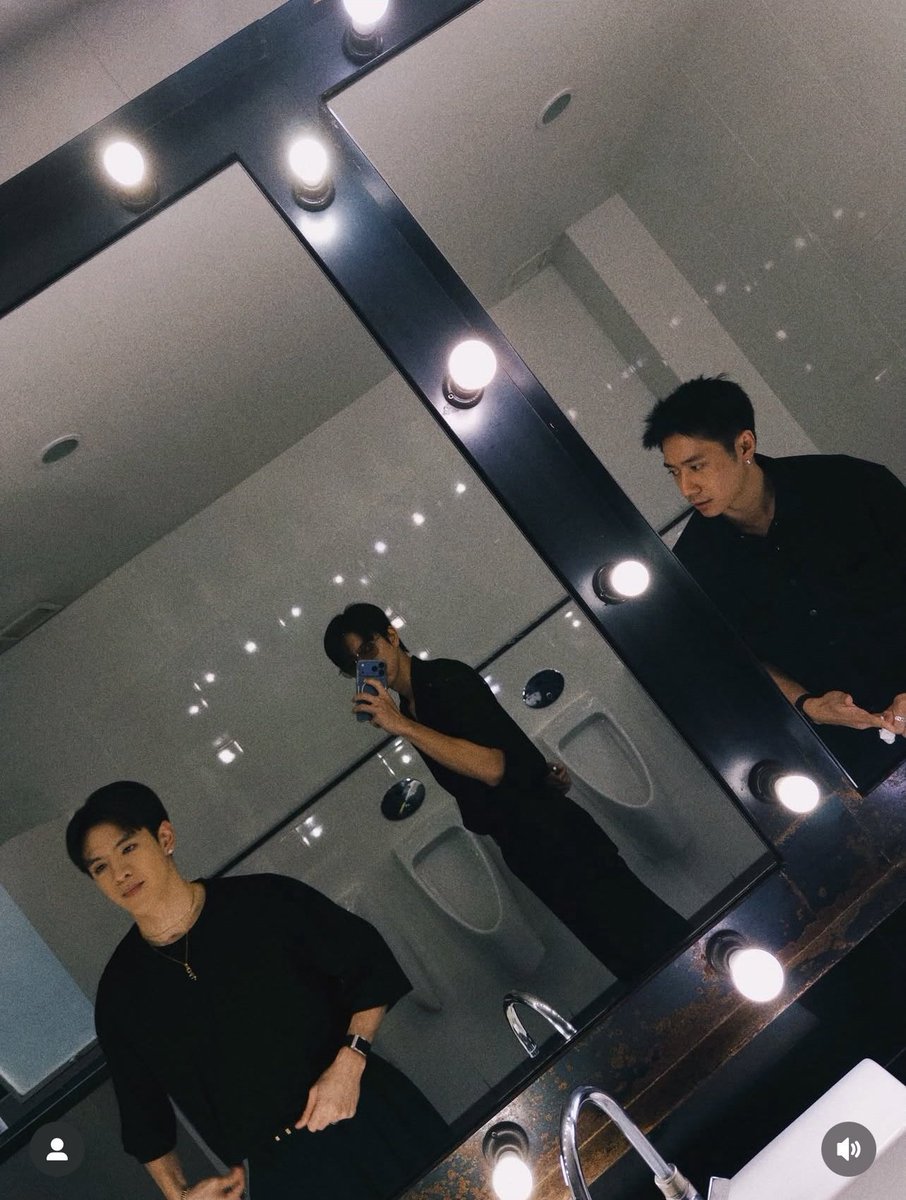 ทิวทัศน์ตรงหน้าจะสวยเท่าคนตรงหน้าไหมนะ 🤭
(สายตานั้นมักจะหยุดอยู่ตรงนี้เสมอ 🤫)
#แจมฟิล์ม
#JamFilm