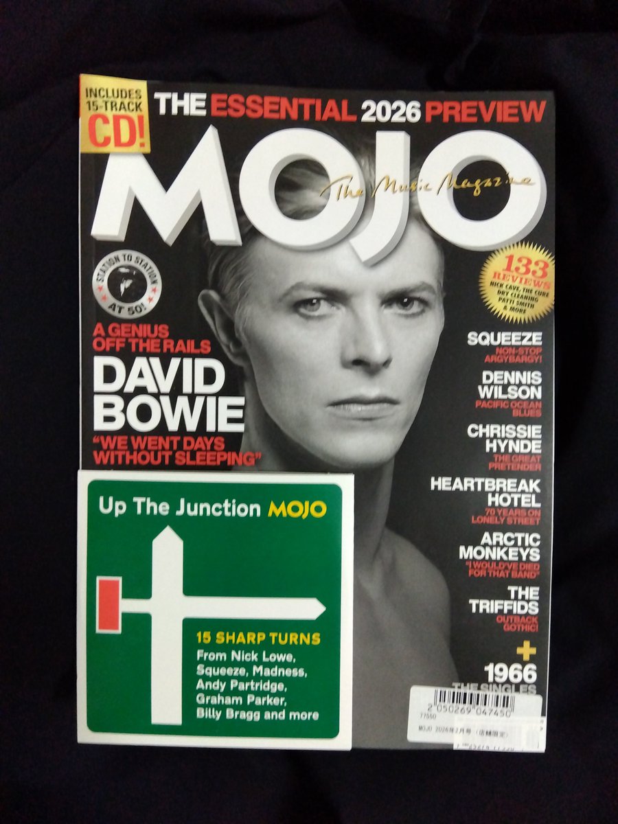 完全に忘れていたMOJOをセブンイレブンから救出。受取期限最終日やったわ、危なかった。最新BOXの特集かと思ってたら、ステステ50周年の内容なんやね。記念の再発は買う価値無しの内容なのにね… #DavidBowie