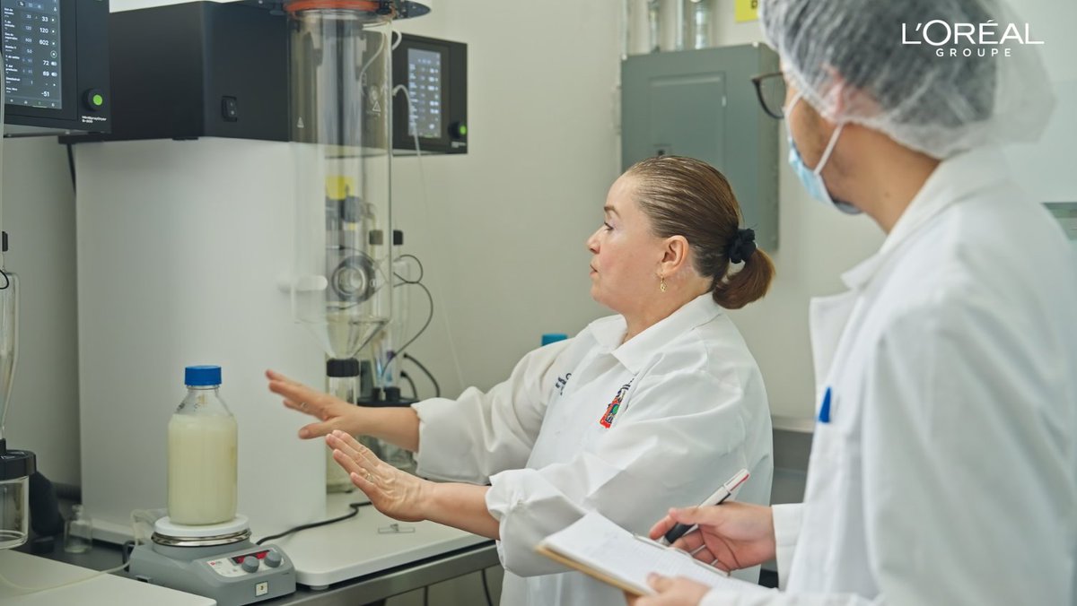 Blanca Aguilar, científica de <a href="/udegcucei/">CUCEI UdeG</a>, ganó uno de los Premios nacionales #ParalasMujeresenlaCiencia 2025, mediante el cual fortalece su trabajo para transformar la leche materna en polvo para transportarse sin cadena de frío:  unesco.org/es/articles/lo…