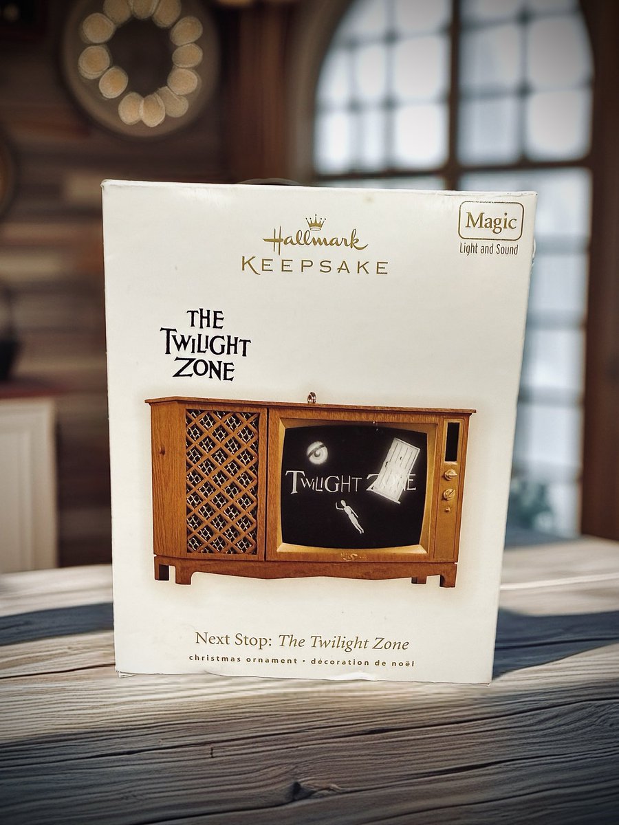 HorrorNThShdw's tweet photo. This may be an ornament but not for me. #TheTwilightZone
#TwilightZone
#TwilightZoneCollectibles
#RodSerling
#HallmarkKeepsake https://t.co/jVoycK63Lr