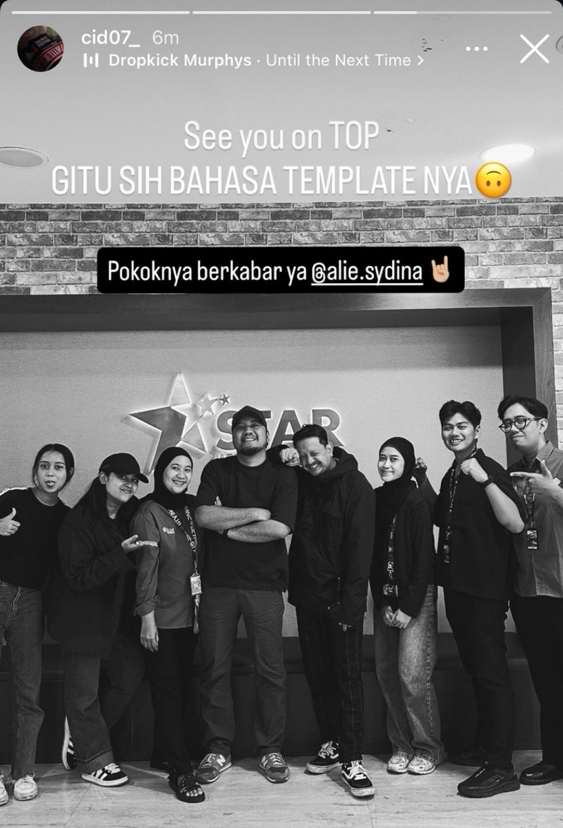 queencemet_'s tweet image. thankyou bang alie, sudah percaya &amp;amp; support  kita since day 1. thankyou, udah setuju sm apapun yg kita pengen buat &amp;amp; lakukan selama iniii. 🙏🏻