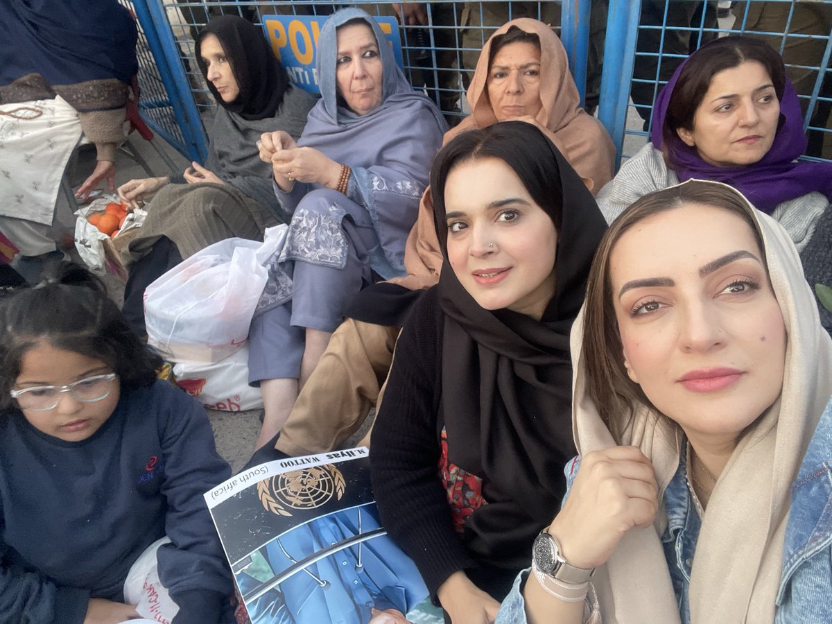 Aminah Badar tweet media