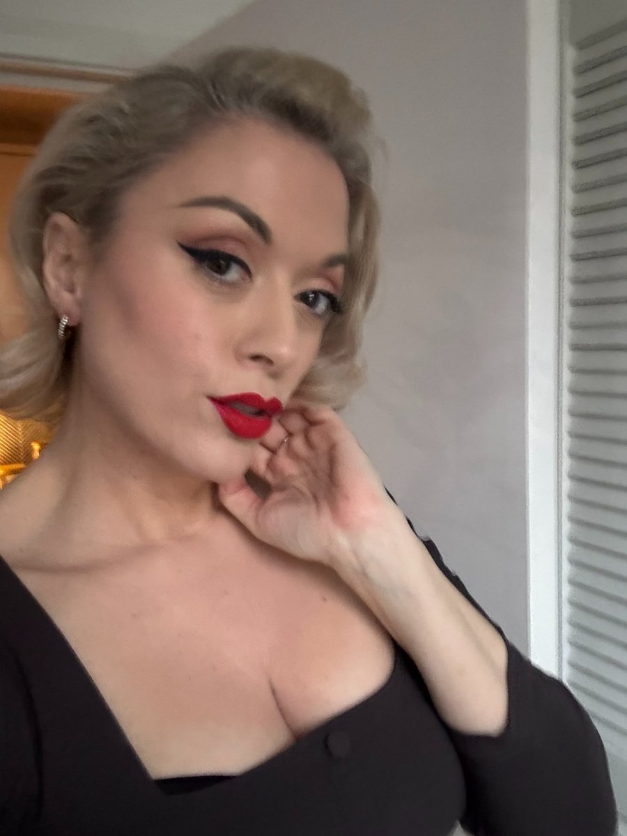 Divine Epiphany tweet media