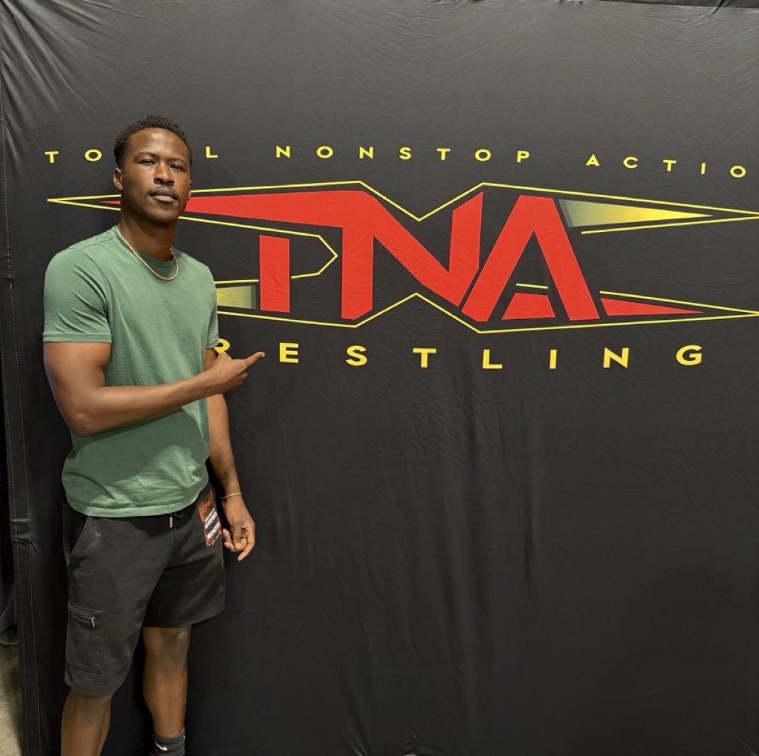BREAKING:

BDE HAS OFFICIALLY SIGNED WITH TNA!

Real nice addition the roster. 👏👏🙌🙌