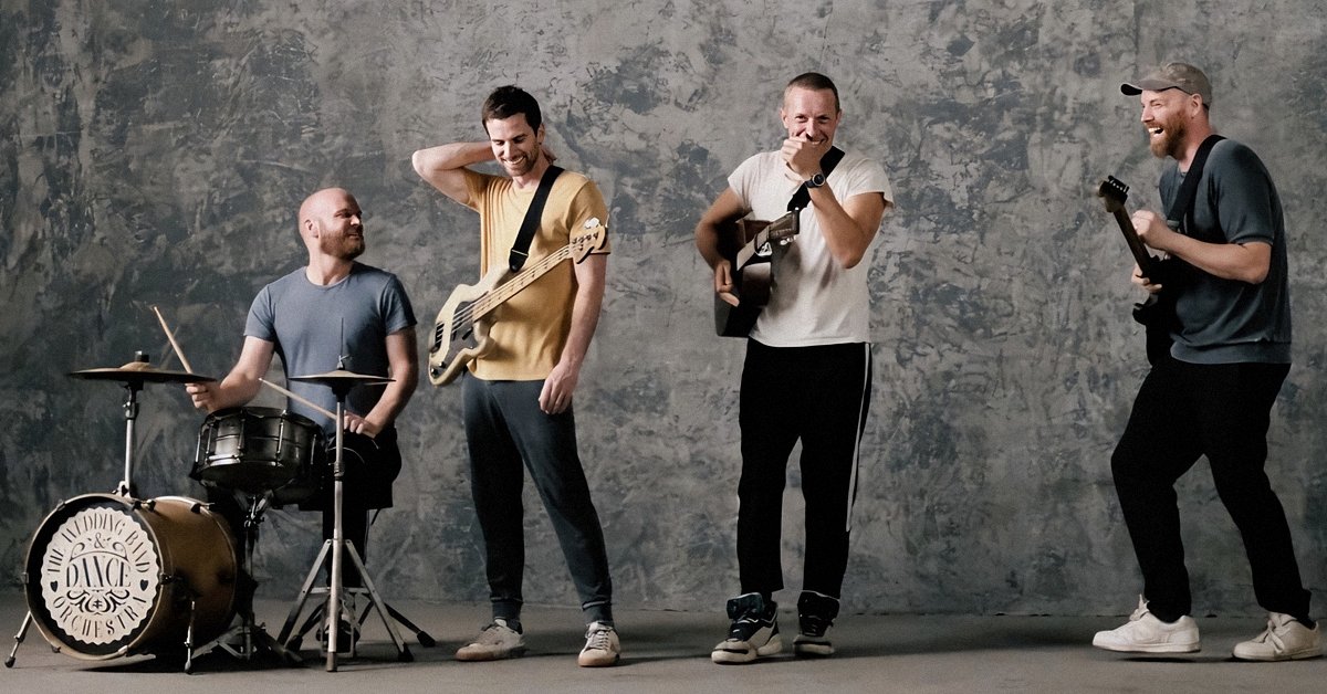 Desperté y los reyes magos no dejaron a Coldplay debajo de mi arbolito. 💔😭