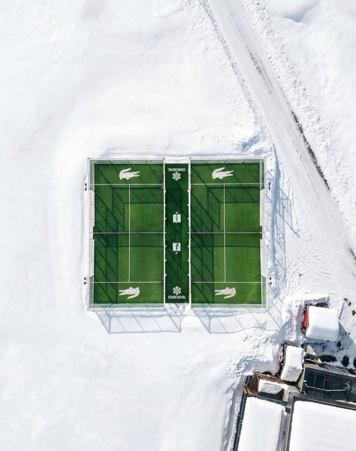 etginlik's tweet photo. Lacoste, Courchevel Kayak Pisti'nde yeni açtığı tenis kortlarını tanıttı. https://t.co/O4UuHwFjzL