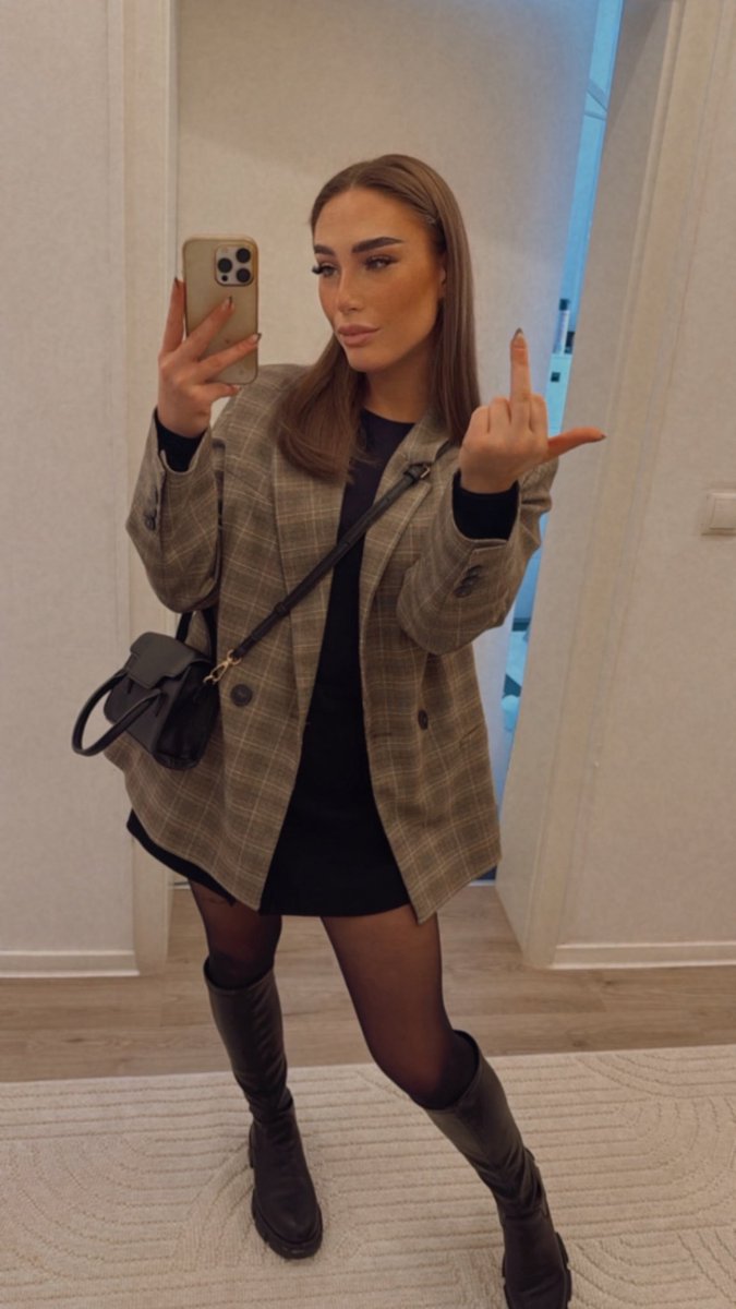 zara_goddess25's tweet image. Ich will neue Subbys, die ich komplett leer saugen kann.💸🤑💰