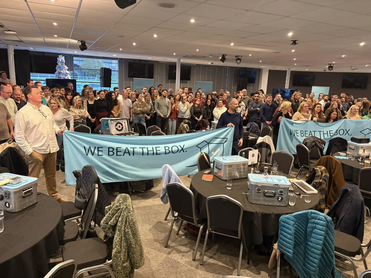 240 people. One challenge.

Beat the Box at <a href="/ChesterRaces/">chesterraces</a> brought collaboration and leadership to life at scale!

Would your team be able to Beat the Box? 📦

Find out more: teamchallenge-company.co.uk/experiences/be…