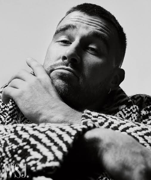 theTSupdates's tweet photo. 💬| Josh Charles on jokingly calling Travis Kelce a d*ck while on Taylor Swift’s “Fortnight” music video set:

“I’ve always liked Travis Kelce,I just thought he was so cool.But that year, they beat us in the AFC Championship game—they beat the Ravens.He was a real jerk that year” https://t.co/z5bCCpeP5W