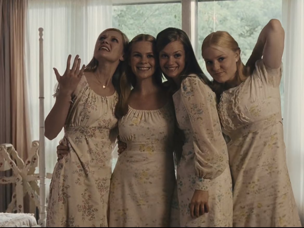 aquamrae's tweet image. essa cena mostra exatamente como cada uma vai se☠️